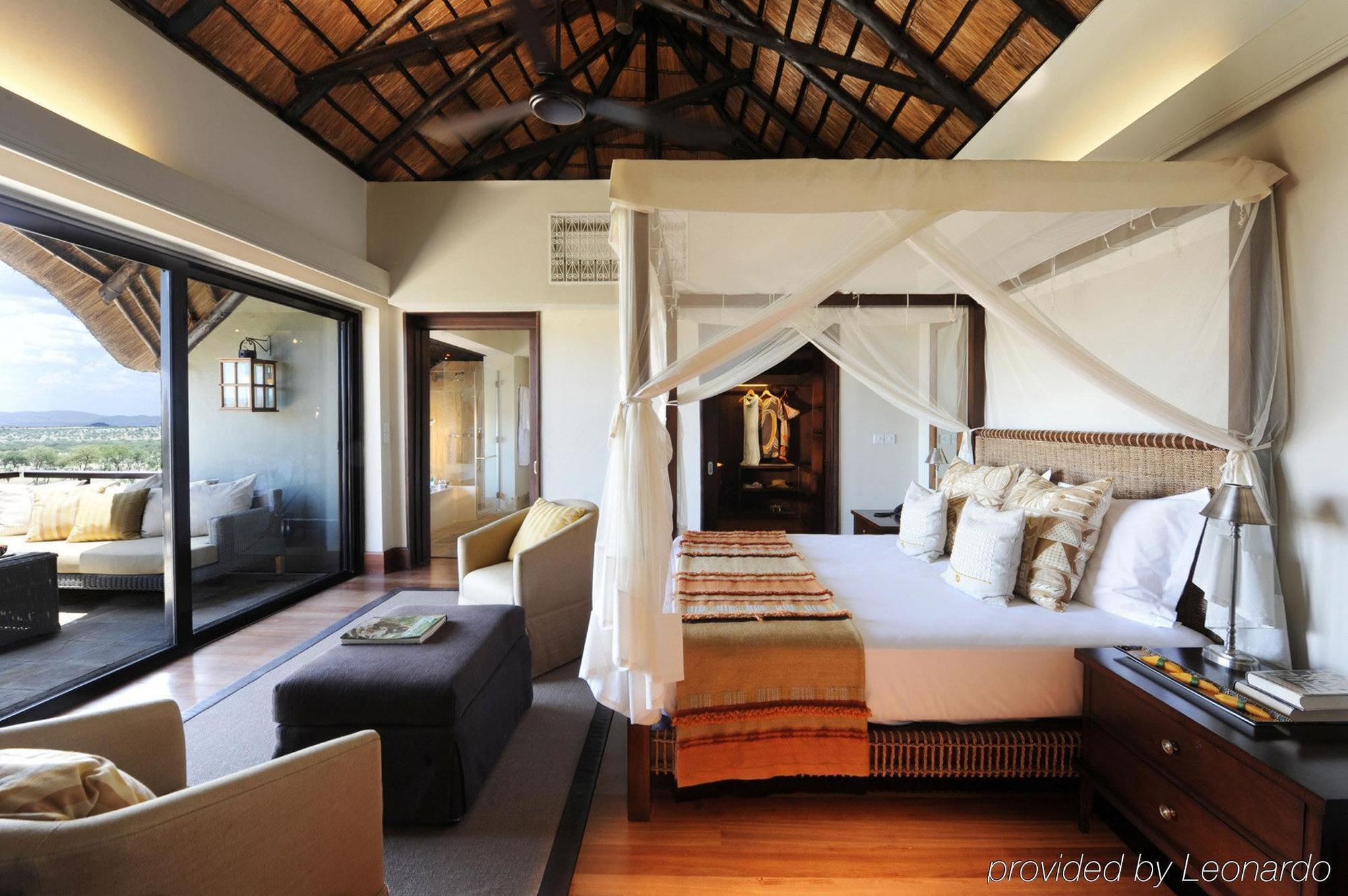 Four Seasons Safari Lodge Serengeti Banagi Camera foto